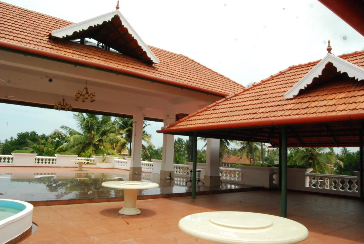 Hotel Rajadhani Thiruvananthapuram Екстер'єр фото